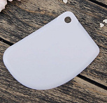 картинка Шпатель пластиковый Полукруглый 12,5 см от магазинаАрт-Я